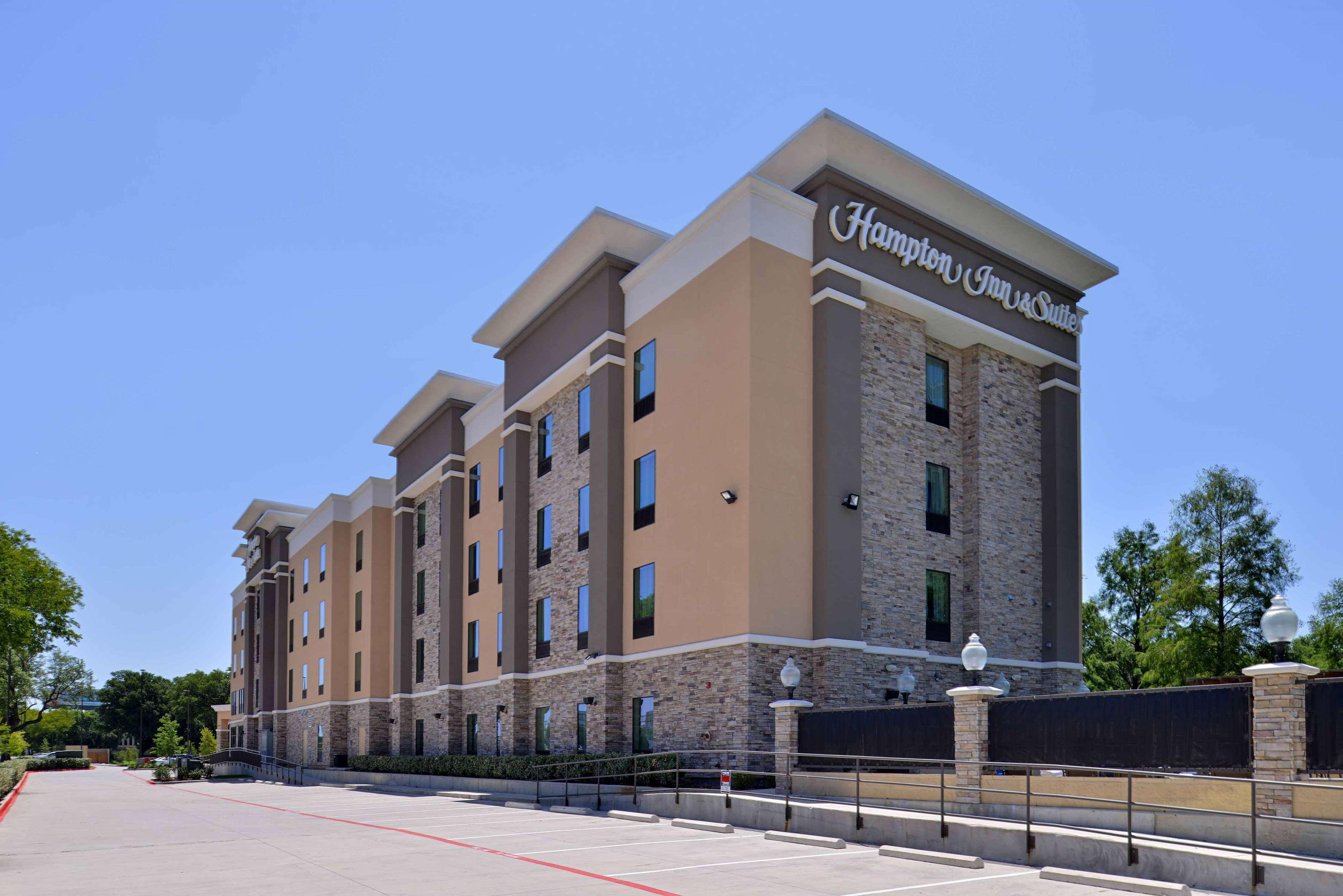 Hampton Inn & Suites Dallas Market Center Eksteriør bilde