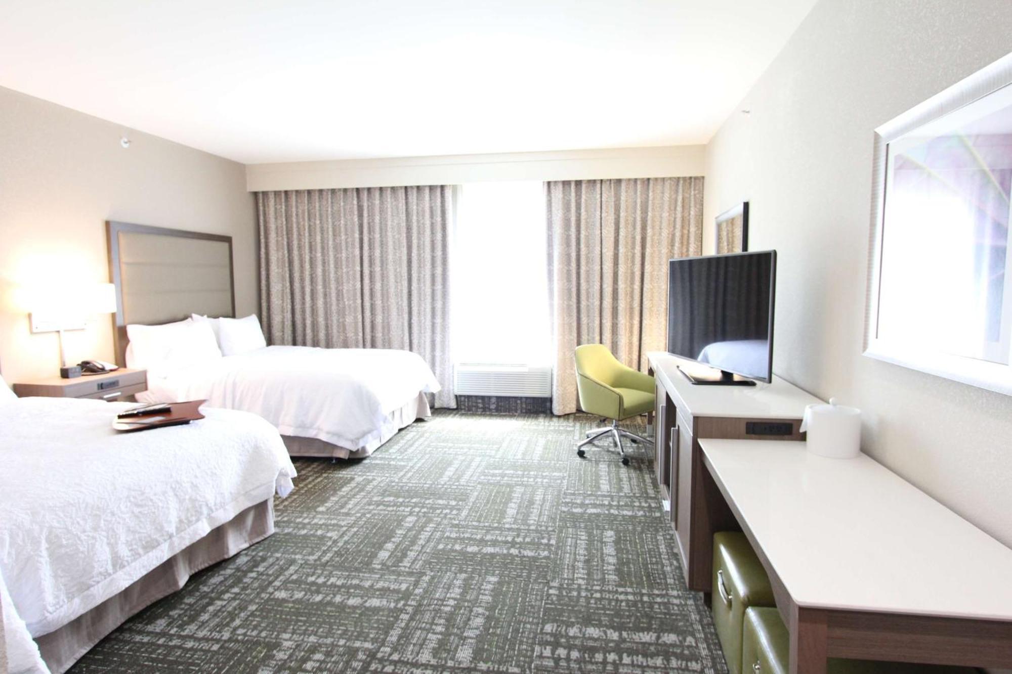Hampton Inn & Suites Dallas Market Center Eksteriør bilde